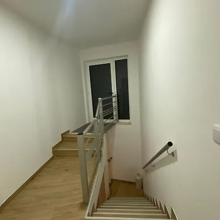 Singer's Lounge Villa