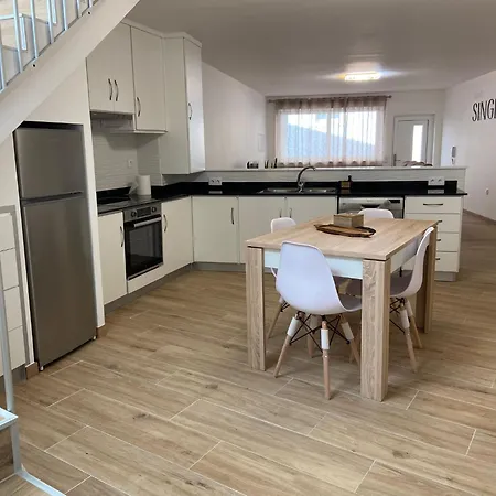 Singer's Lounge Villa