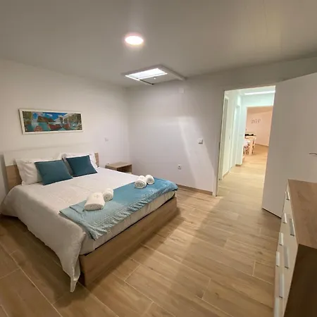 Singer's Lounge Villa Porto de Mós